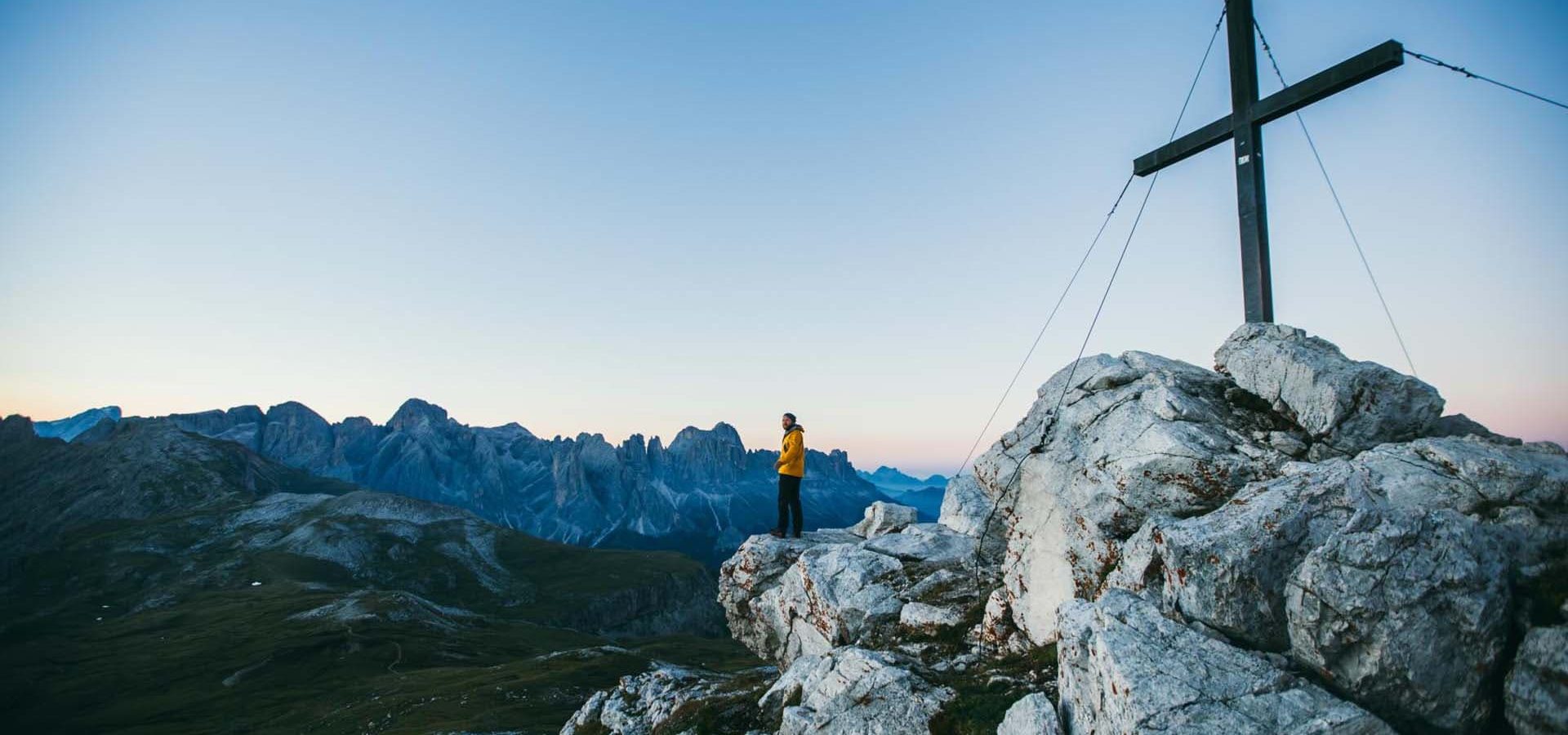 fruehling sommer urlaub suedtirol dolomiten voels