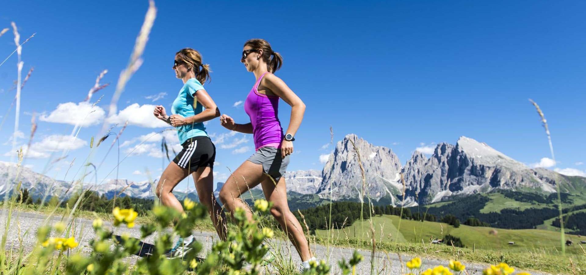 fruehling sommer urlaub suedtirol dolomiten voels